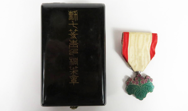 美品 勲七等青色桐葉章 勲八等白色桐葉章 勲章 日本軍 陸軍 海軍 下士官兵